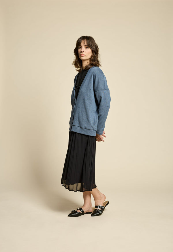 cokluch-cardigan-pardessus-cendres-denim-haut-lea-noir-jupe-flowers-noir-ah2526
