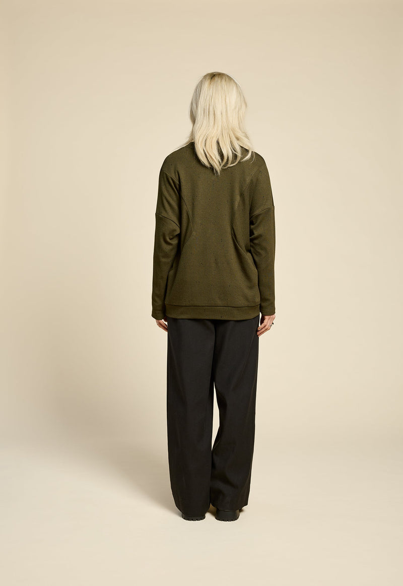 cokluch-cardigan-pardessus-cendres-olive-pantalon-thechain-noir-ah2526