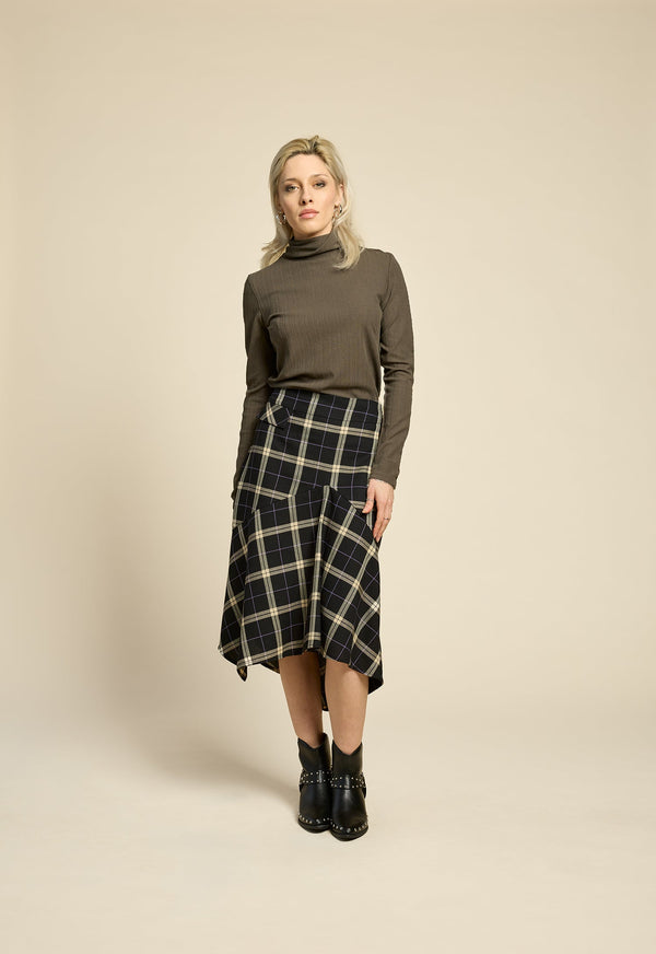 cokluch-haut-colroule-solo-olive-jupe-cosmiclove-plaid-noir-ah2526