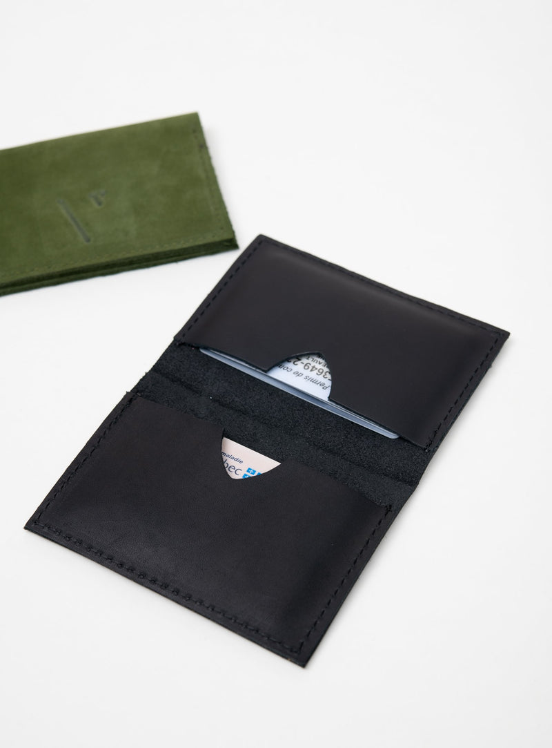 Leather bifold card holder ROME model, handmade by Veinage Montreal, Canada