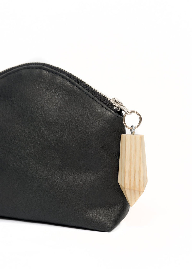 Leather case with wood tassel - Fraxinus 6