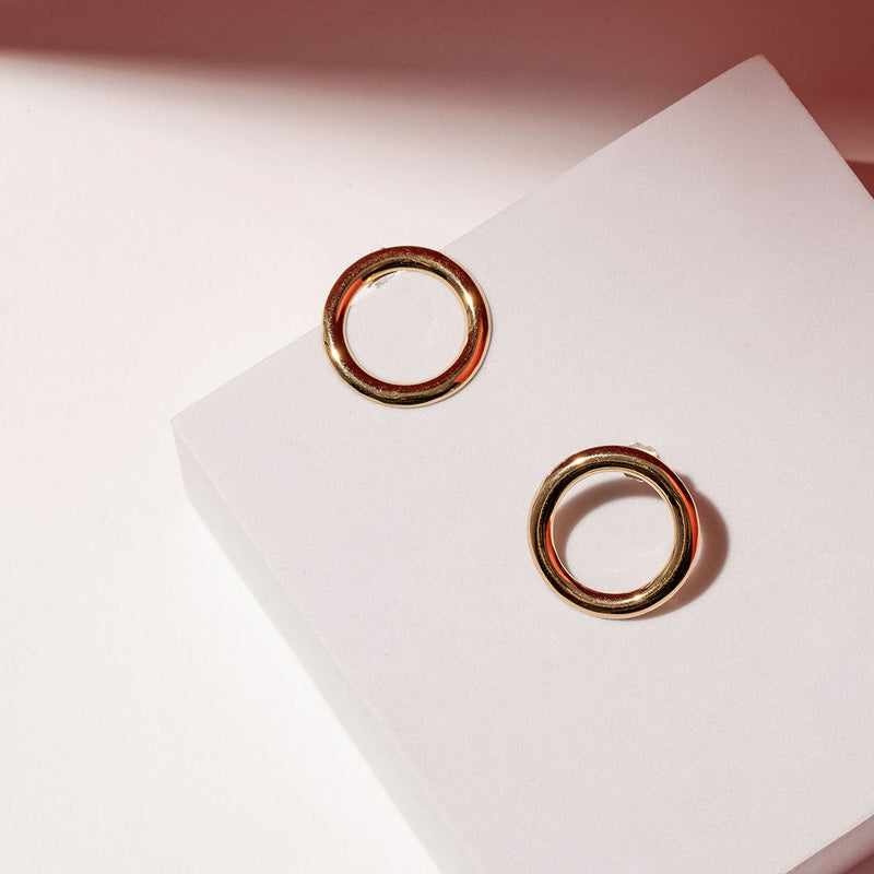 Big circle stud earrings in gold plated silver - Canada